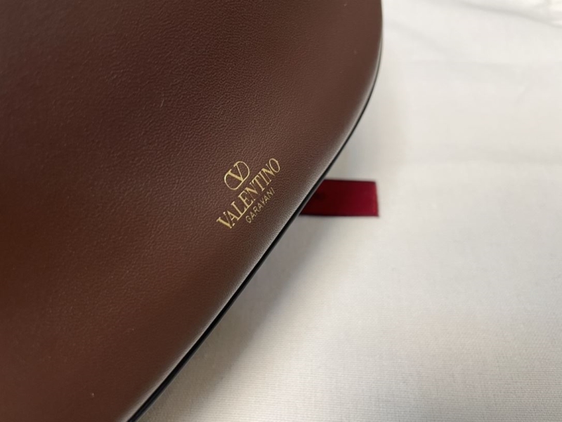 Va1e*ntin0 hobo bag